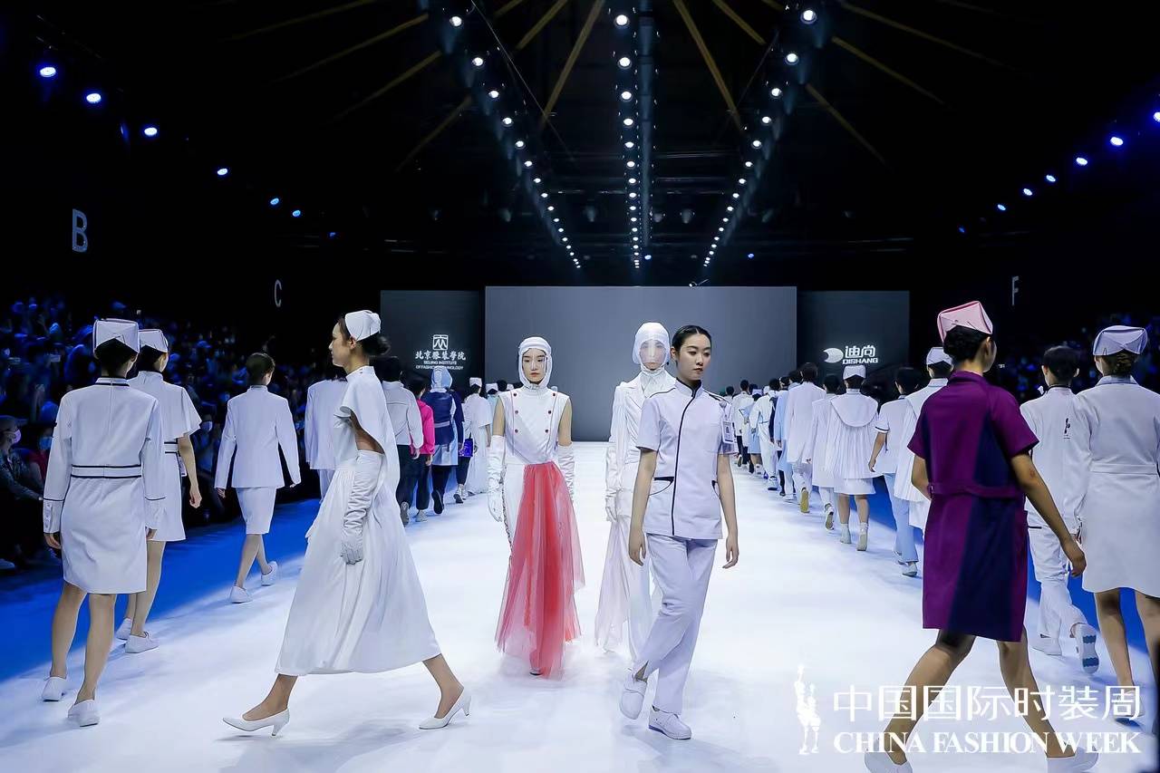 专访冬奥村最美工作服设计团队：打造有“人情味儿”的工作服