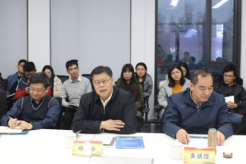 邱水平调研北京石墨烯研究院