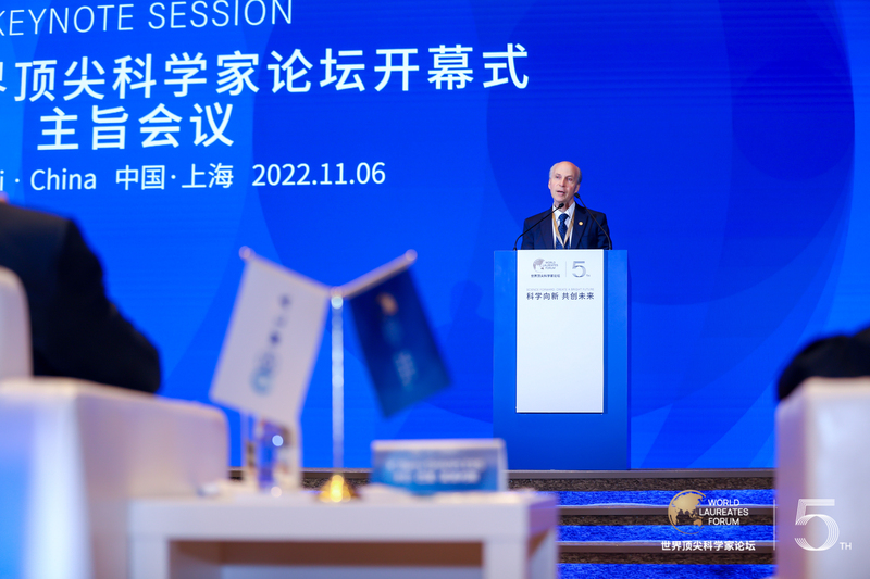 石墨烯之父在上海：如果问了这些问题，我们说不定还坐在树上，等香蕉剥皮技术