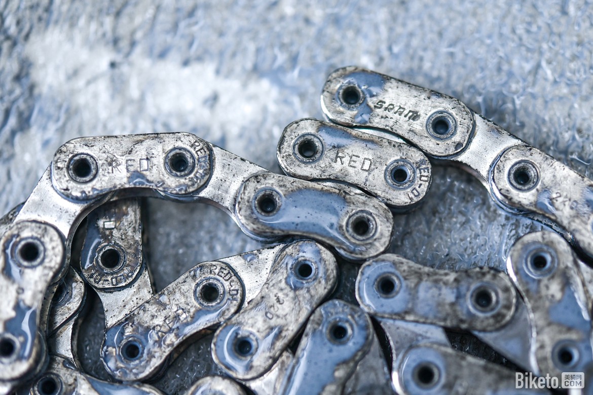 极致边际效益？absoluteBLACK GRAPHENlube石墨烯链条油简评