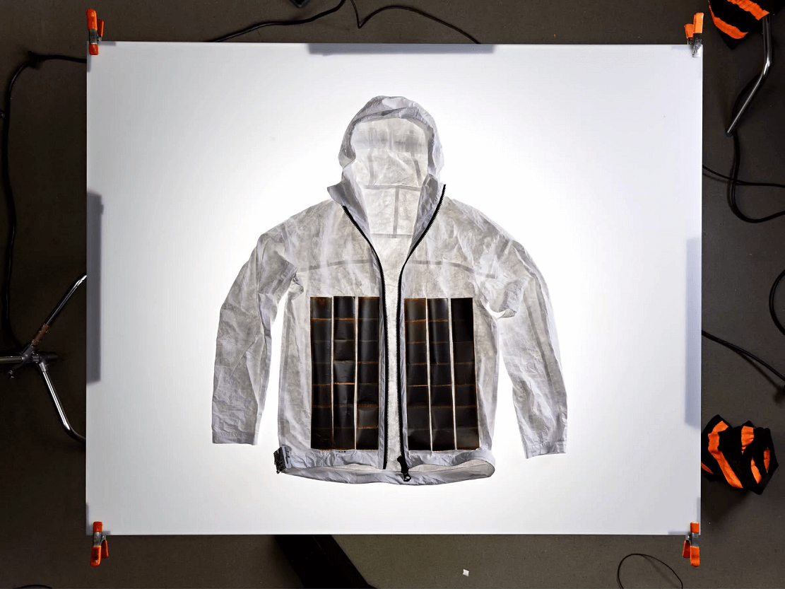 英国一服装公司创造出可欺骗热像仪的“隐形外套”