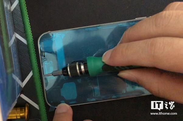 【首发】 iPhone 6S 改装石墨烯散热，榨干苹果A9全部性能