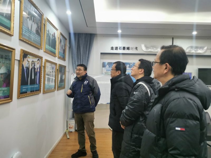 中国纺织工业联合会副会长李陵申到我校考察调研