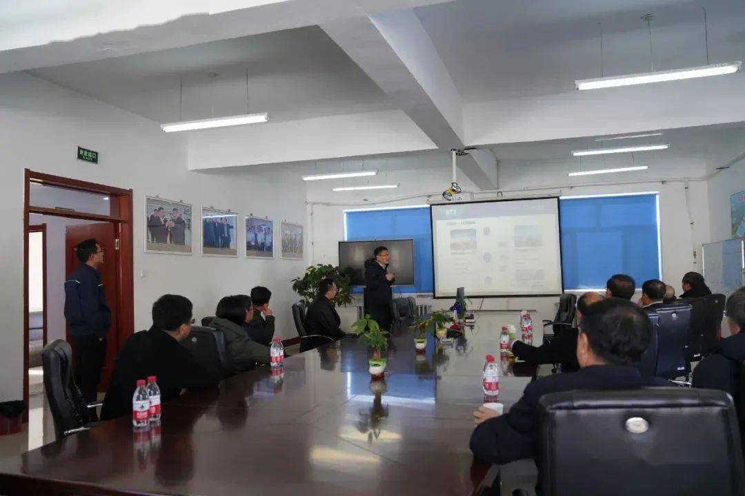 中国建材工业地质勘查中心领导来鸡西参观考察石墨企业