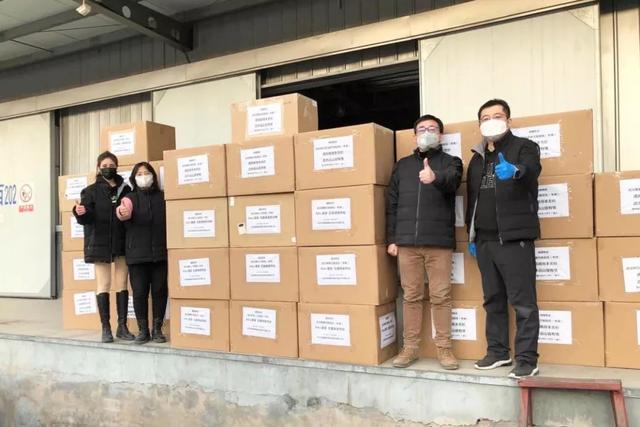 爱家科技用石墨烯温暖武汉医护人员