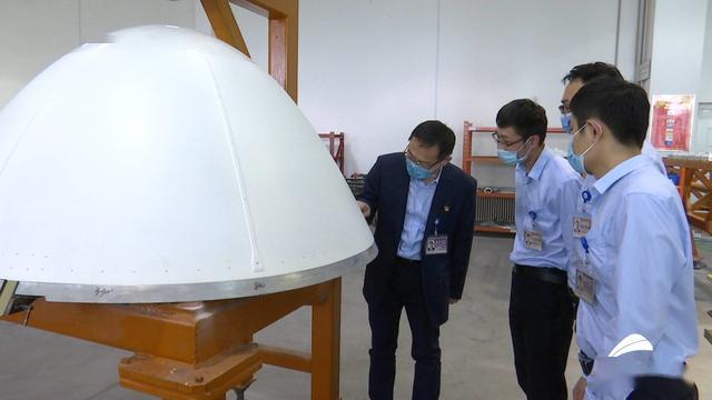 致敬劳动者｜他是给飞机配“眼镜”的工程师，三十年研制30余种机型雷达罩