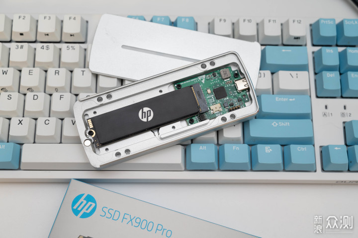 大容量PCIe4.0固态上手-惠普FX900 PRO_新浪众测