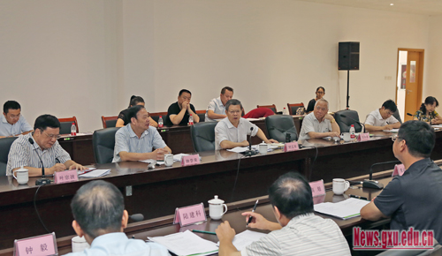 自治区政协重点提案办理协商会在广西石墨烯研究院召开