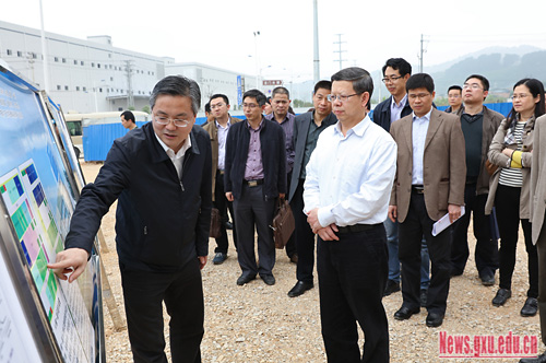南宁市与广西大学举行石墨烯产业化项目现场办公会