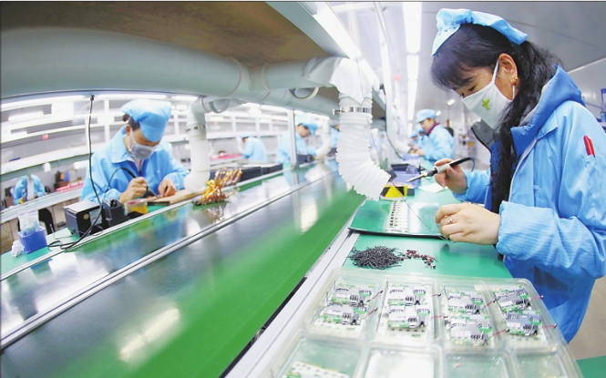 锁定五大链条打造石墨产业集群