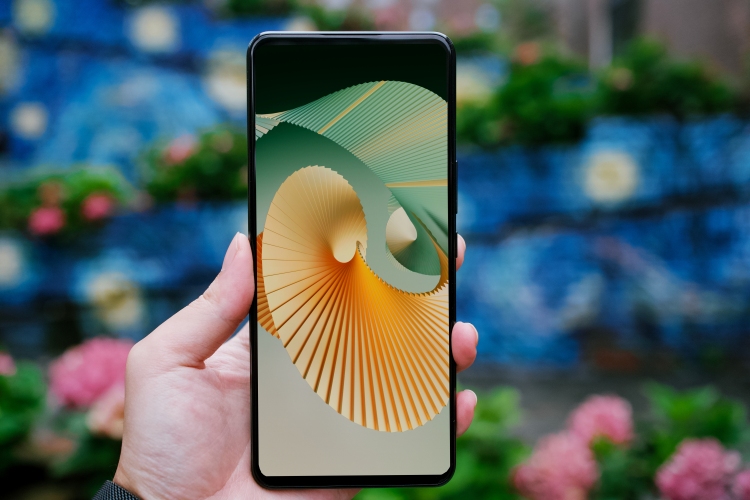 屏下摄像头现在好用了么？