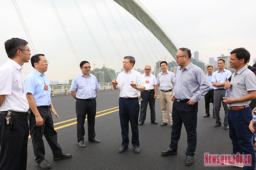 广西大学石墨烯产业化取得重大突破——建成世界首条石墨烯复合橡胶改性沥青路面