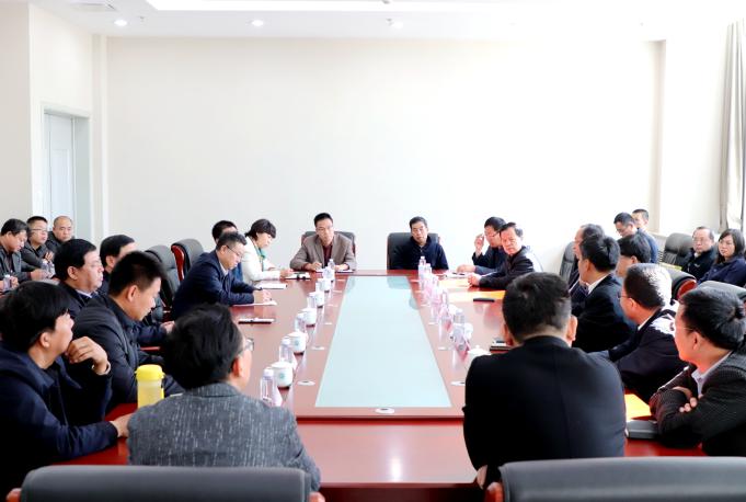 北京石墨烯研究院院长刘忠范到宁夏大学做讲座