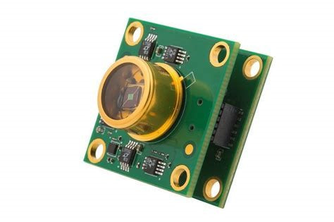 用于短波红外（SWIR）相机的石墨烯