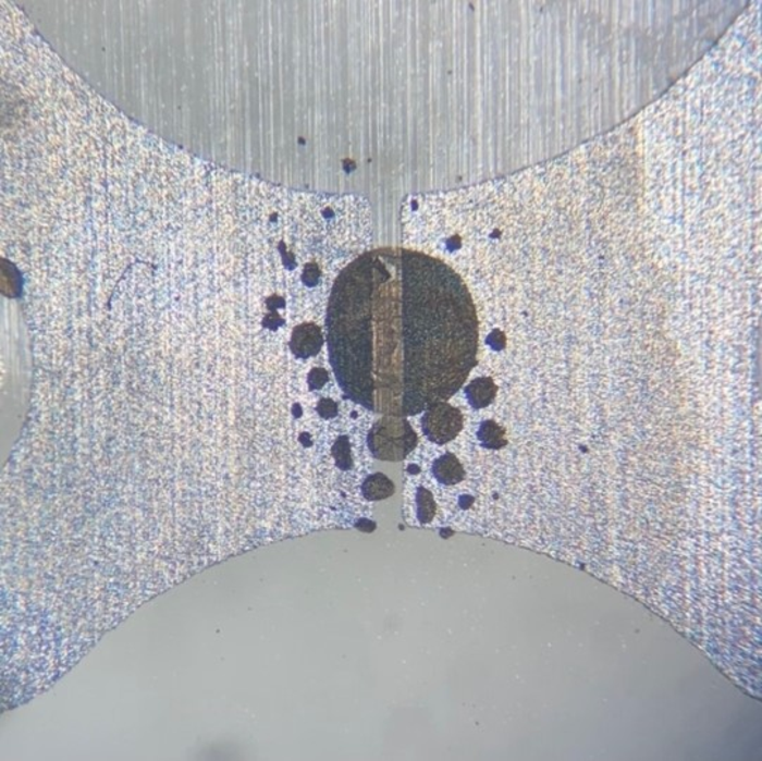 原子薄的石墨烯涂层可以改变液体电子产品。