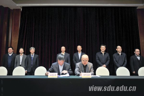 山东大学与德州市人民政府深化合作协议签约仪式举行