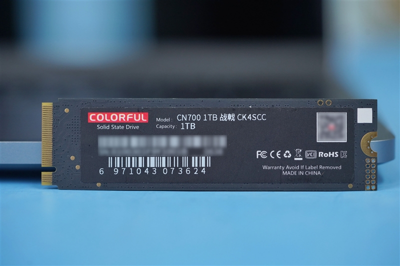 七彩虹战戟CN700 1TB SSD评测：国产方案7.1GB/s读取、499元最香