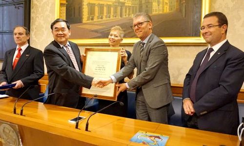 圣泉石墨烯纤维获意国家科技创新奖展中国企业魅力