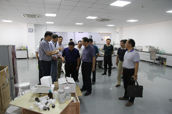 如东县人大常委会考察调研石墨烯产业发展情况