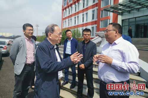 黑龙江千亿级石墨产业发展需时间表 众专家"较真儿支招"唯恐贻误机遇