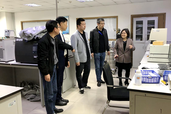 中国涂料工业协会代秘书长刘杰一行调研苏州纳米所