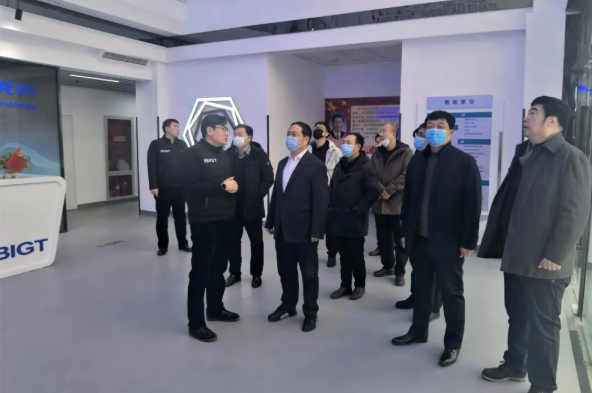 磐石市委书记于技群到中国航发集团北京航空材料研究院和北京石墨烯技术研究院考察调研