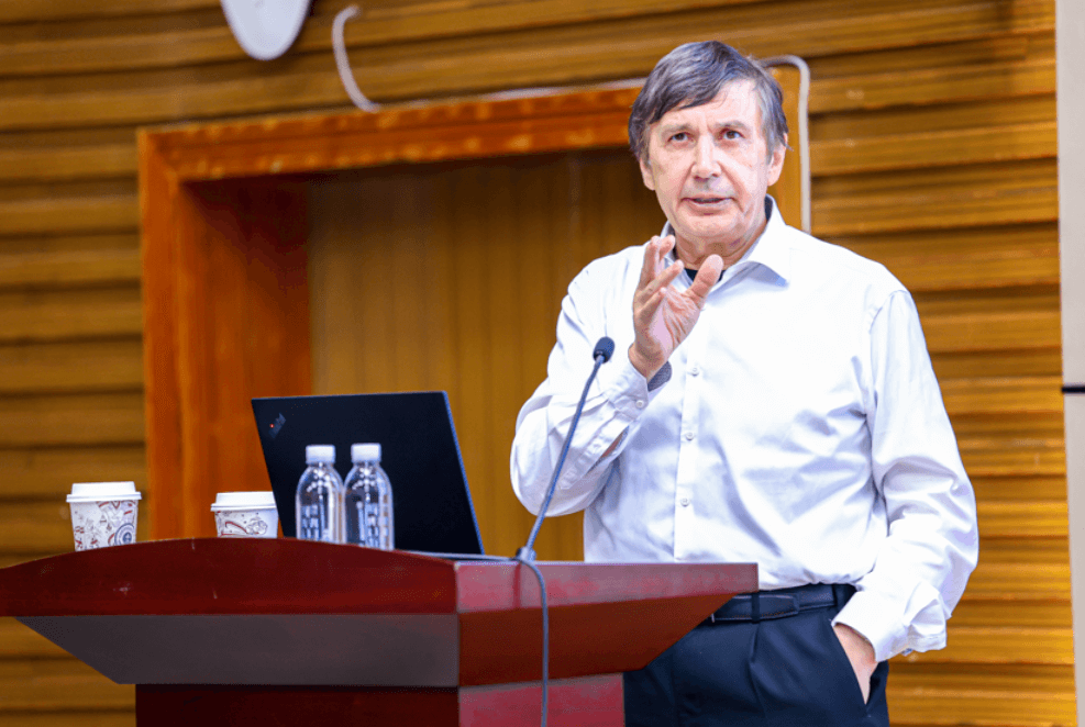 石墨烯之父、诺奖得主安德烈·盖姆来访深圳先进院