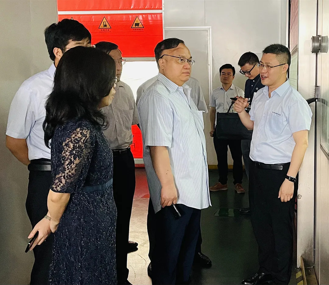 华为技术有限公司高级副总裁郑宝用一行到访厦门凯纳