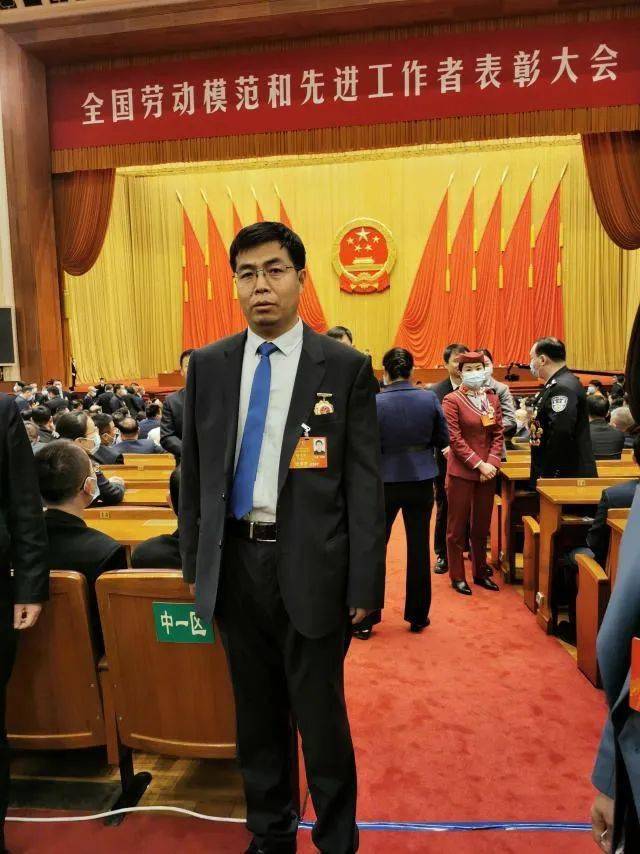 【资讯】攻克石墨烯涂料技术的赵建国荣获“全国先进工作者”称号