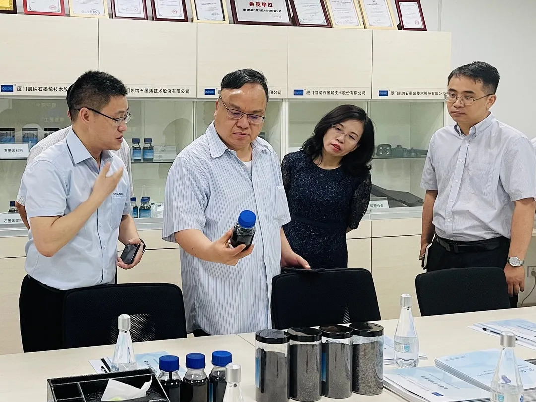 华为技术有限公司高级副总裁郑宝用一行到访厦门凯纳