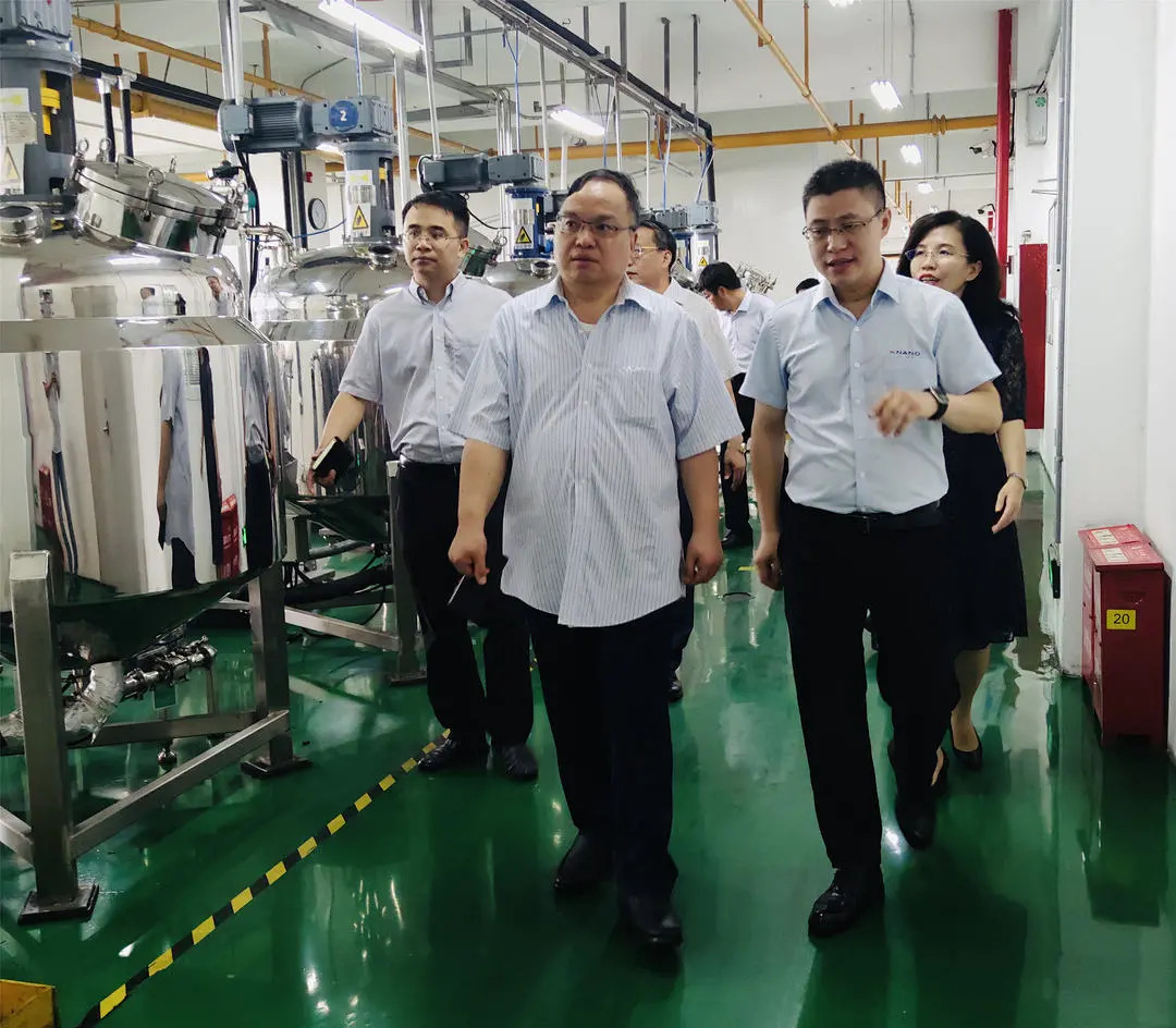 华为技术有限公司高级副总裁郑宝用一行到访厦门凯纳