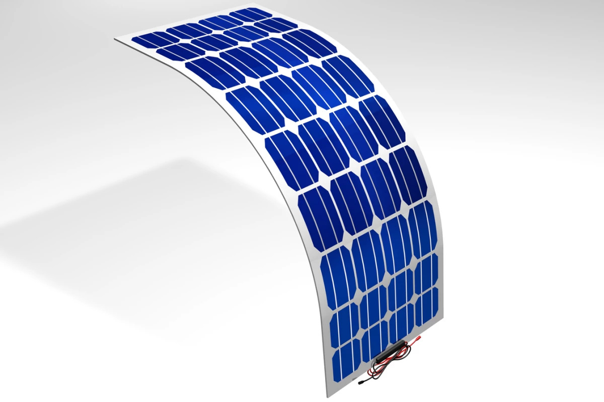 完全可折叠的太阳能电池可弯曲成两半而不会破裂