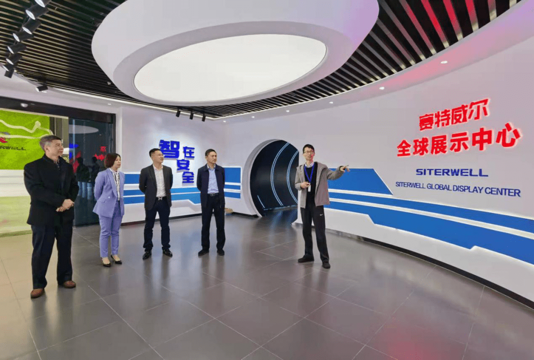 赣州市人民政府驻上海联络处主任黄红民率队赴宁波考察走访企业