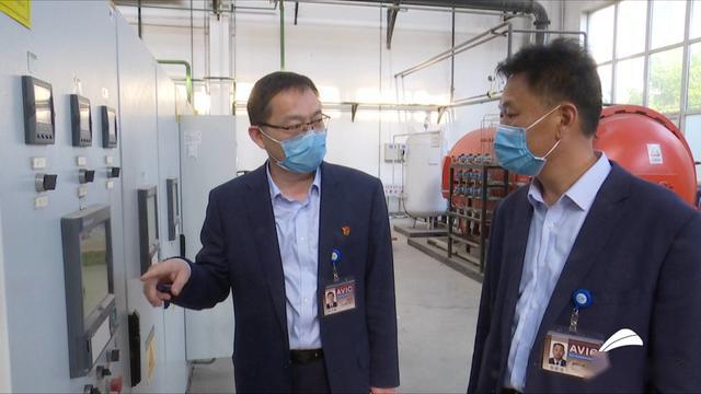 致敬劳动者｜他是给飞机配“眼镜”的工程师，三十年研制30余种机型雷达罩