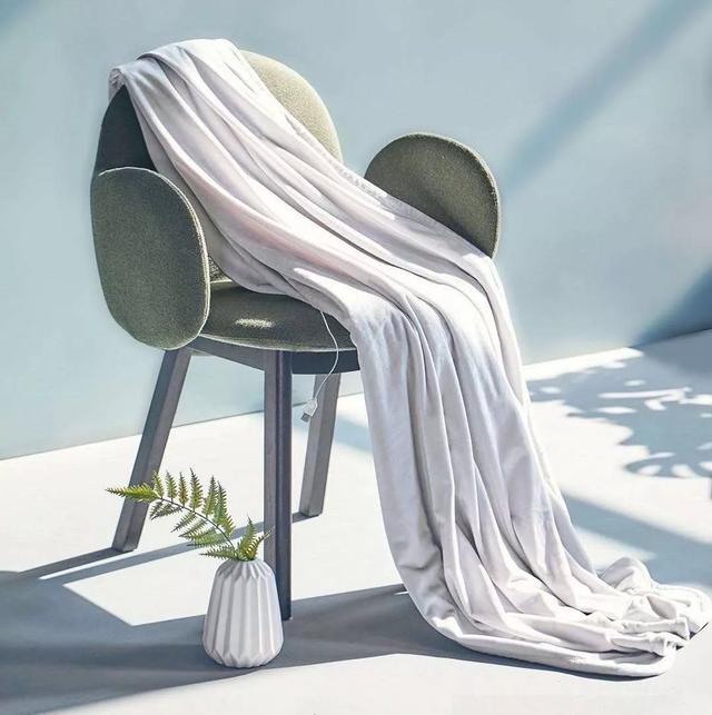 爱家科技用石墨烯温暖武汉医护人员