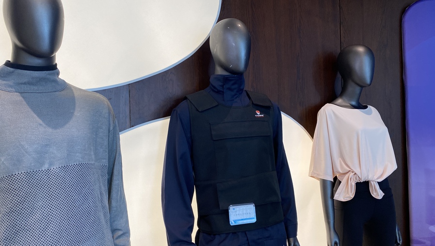 从每克500元降到五毛钱，国产石墨烯飞入寻常百姓家，还能做面膜……