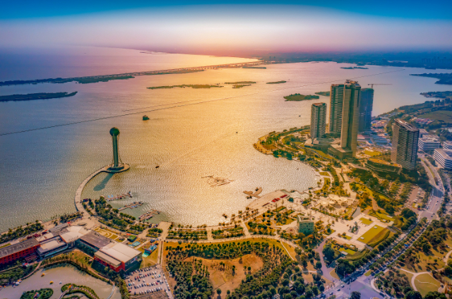 聚才兴业 双向奔赴——“两湖”创新区核心区的澎湃律动（4）