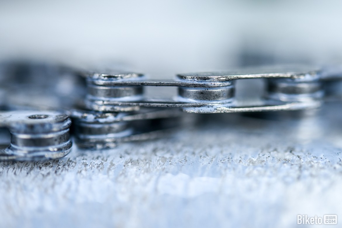 极致边际效益？absoluteBLACK GRAPHENlube石墨烯链条油简评