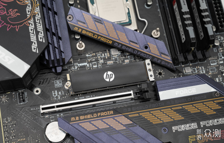 大容量PCIe4.0固态上手-惠普FX900 PRO_新浪众测