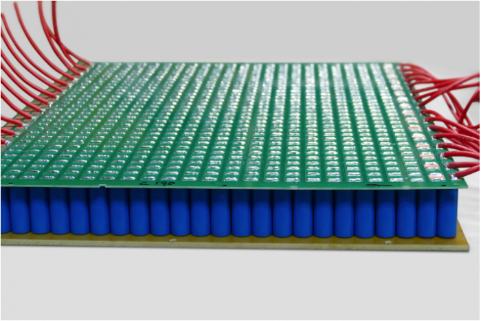 高密度混合电力电容器：能源竞赛的新方向