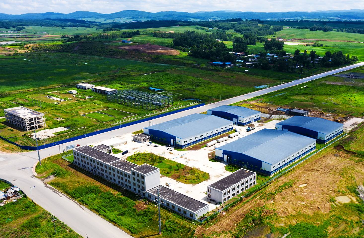 全省首个石墨烯润滑油项目开始调试设备