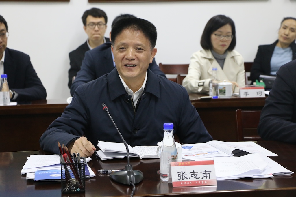 福建省常务副省长张志南调研厦门大学能源与石墨烯创新平台建设