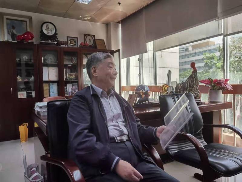 他是深圳科创界传奇！年逾古稀继续创业：让石墨烯赋能大健康