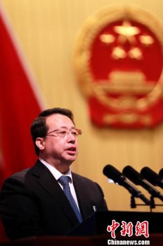 1月25日，山东省第十三届人大一次会议在济南召开，山东省长龚正作政府工作报告。　梁犇 摄