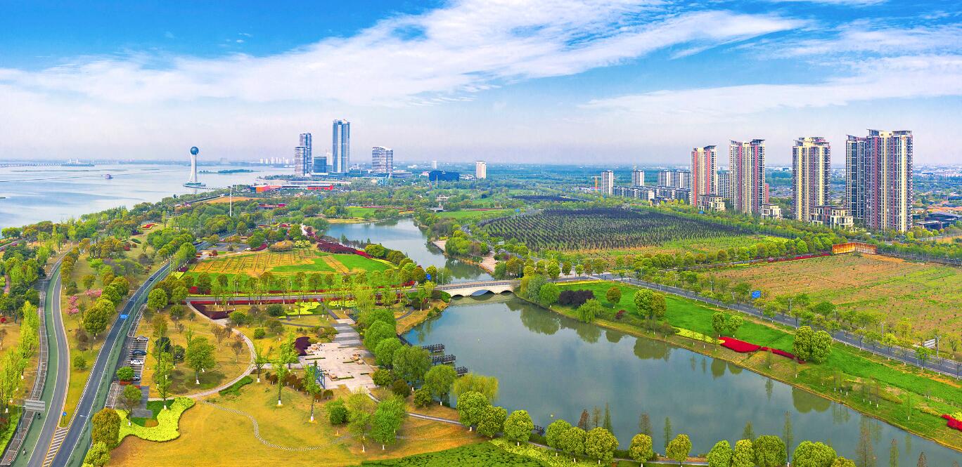 西太湖：最美湖湾城 崛起产业增长极