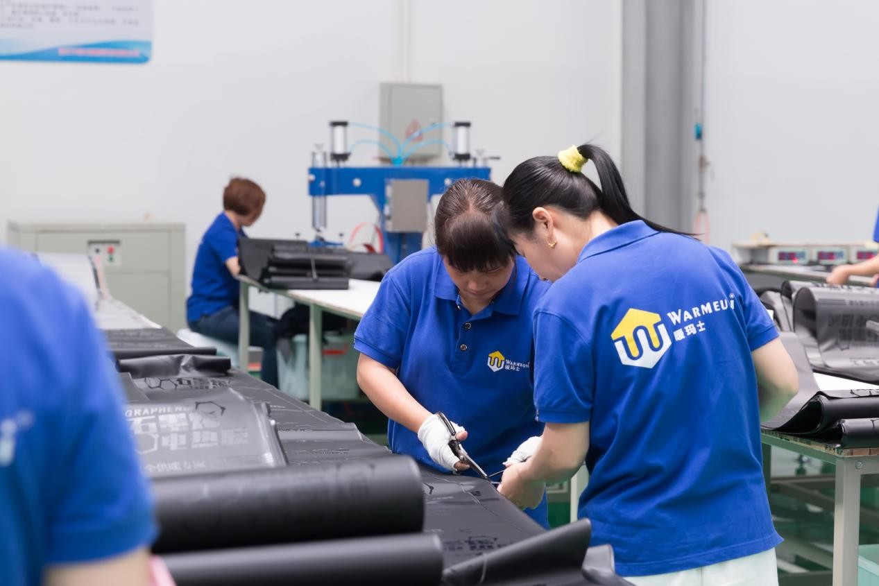 新科技带来新生活：暖玛士石墨烯地暖，创造新式取暖