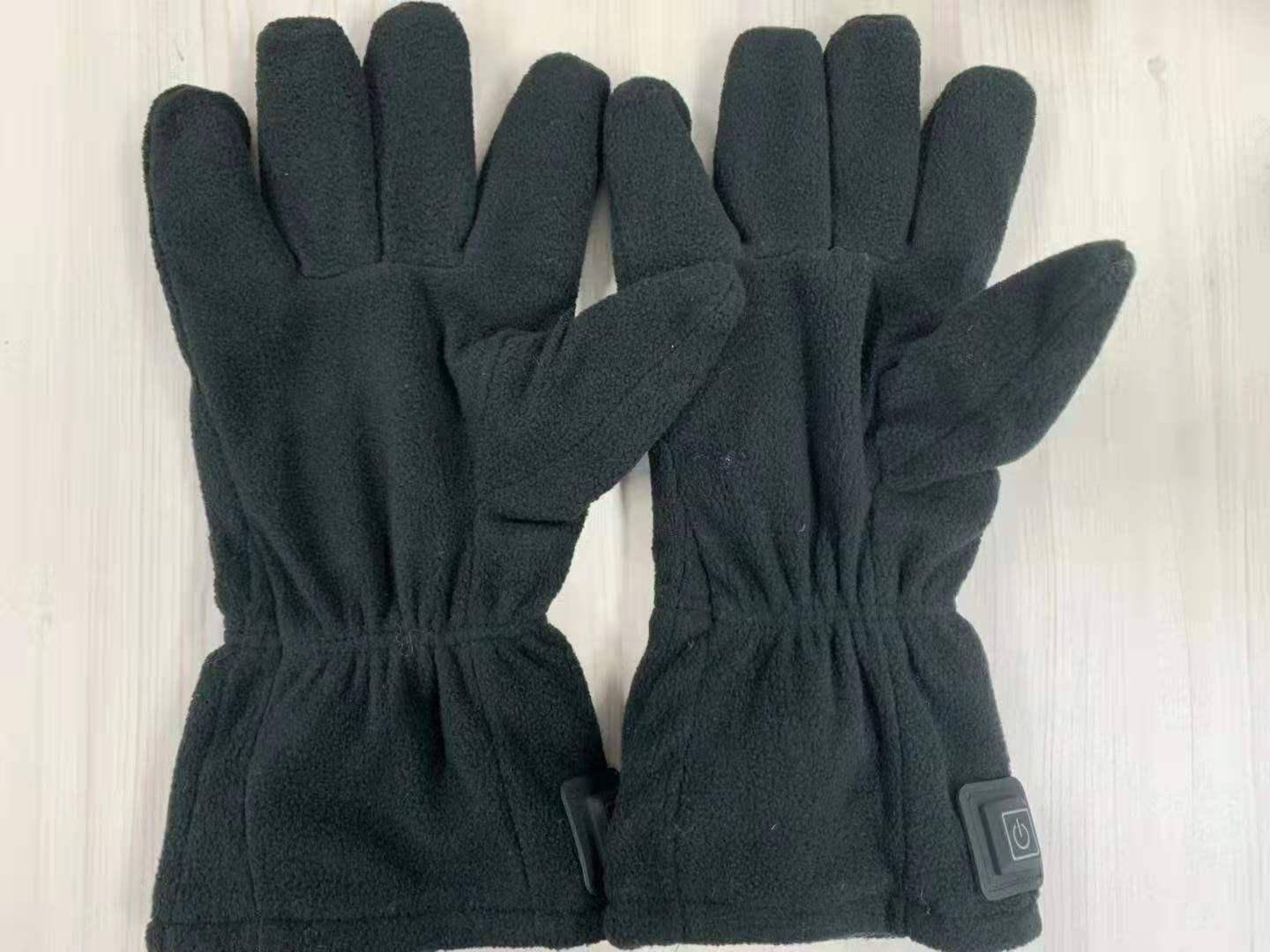 “雷诺症”患者等了30年的手套终于做成了！这家企业将进口石墨烯价格降到千分之一，研发11种“特种纤维”