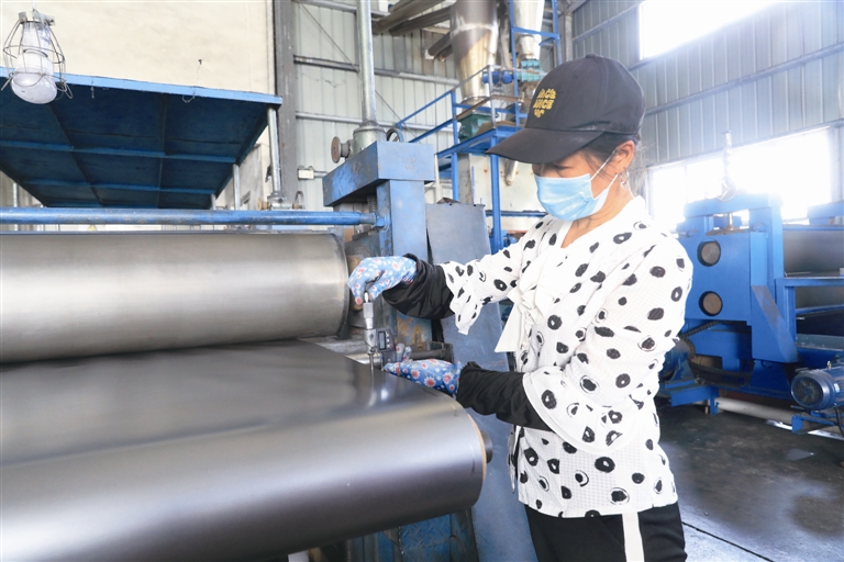 神奇的石墨 ——探访全国最大柔性石墨生产企业