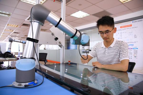 红外传感器芯片、石墨烯晶圆，上海功能型平台取得一批产业共性技术成果