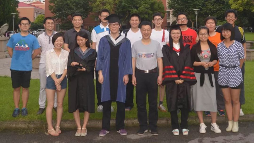 助力5G通讯与电池发展！复旦卢红斌团队制备出高质量石墨烯散热膜